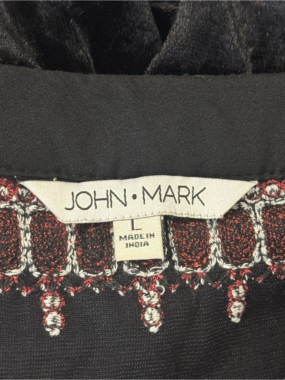 JOHN & MARK Embroidered BlackFloral Velvet Tunic Blouse Sz Large - Picture 3 of 4